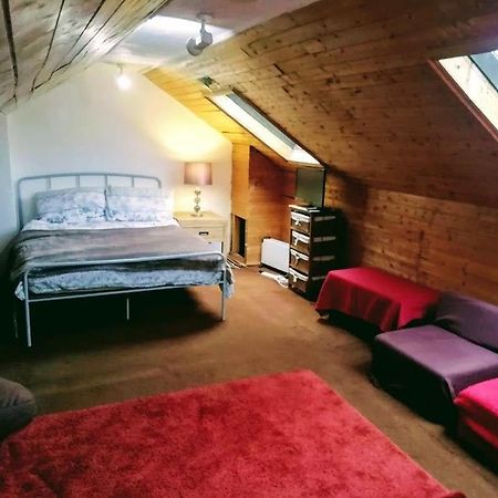 Cozy Loft In Bushey, 20 Mins By Train To Euston London Lejlighed Eksteriør billede