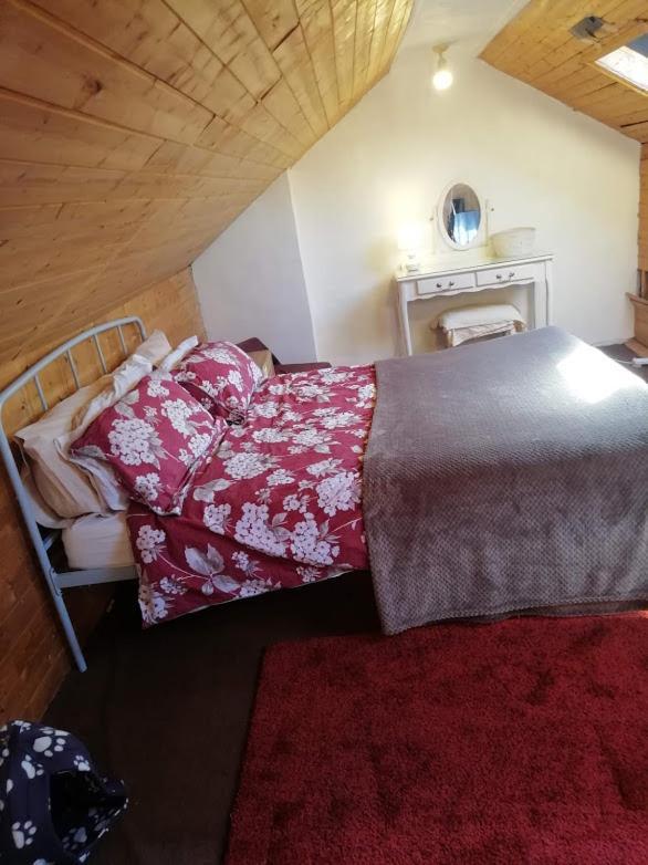 Cozy Loft In Bushey, 20 Mins By Train To Euston London Lejlighed Eksteriør billede