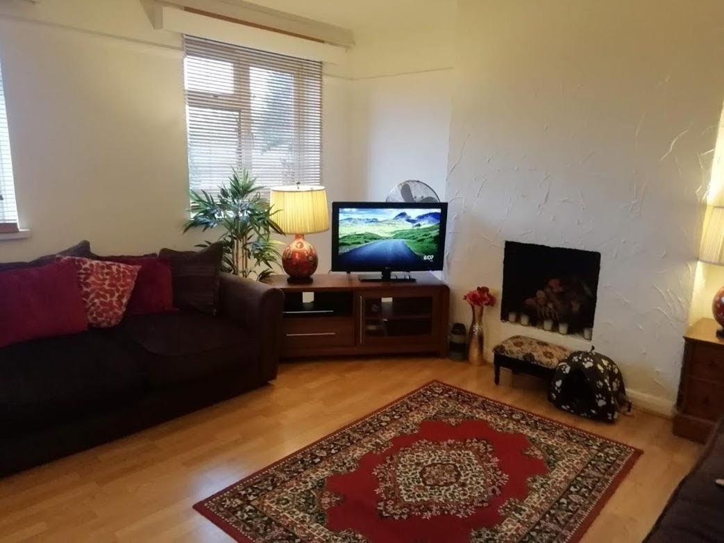 Cozy Loft In Bushey, 20 Mins By Train To Euston London Lejlighed Eksteriør billede