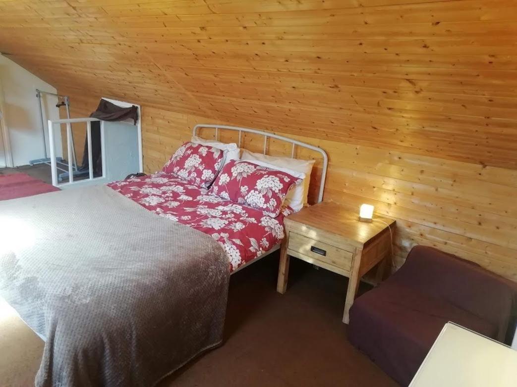 Cozy Loft In Bushey, 20 Mins By Train To Euston London Lejlighed Eksteriør billede