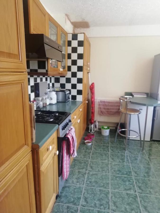 Cozy Loft In Bushey, 20 Mins By Train To Euston London Lejlighed Eksteriør billede